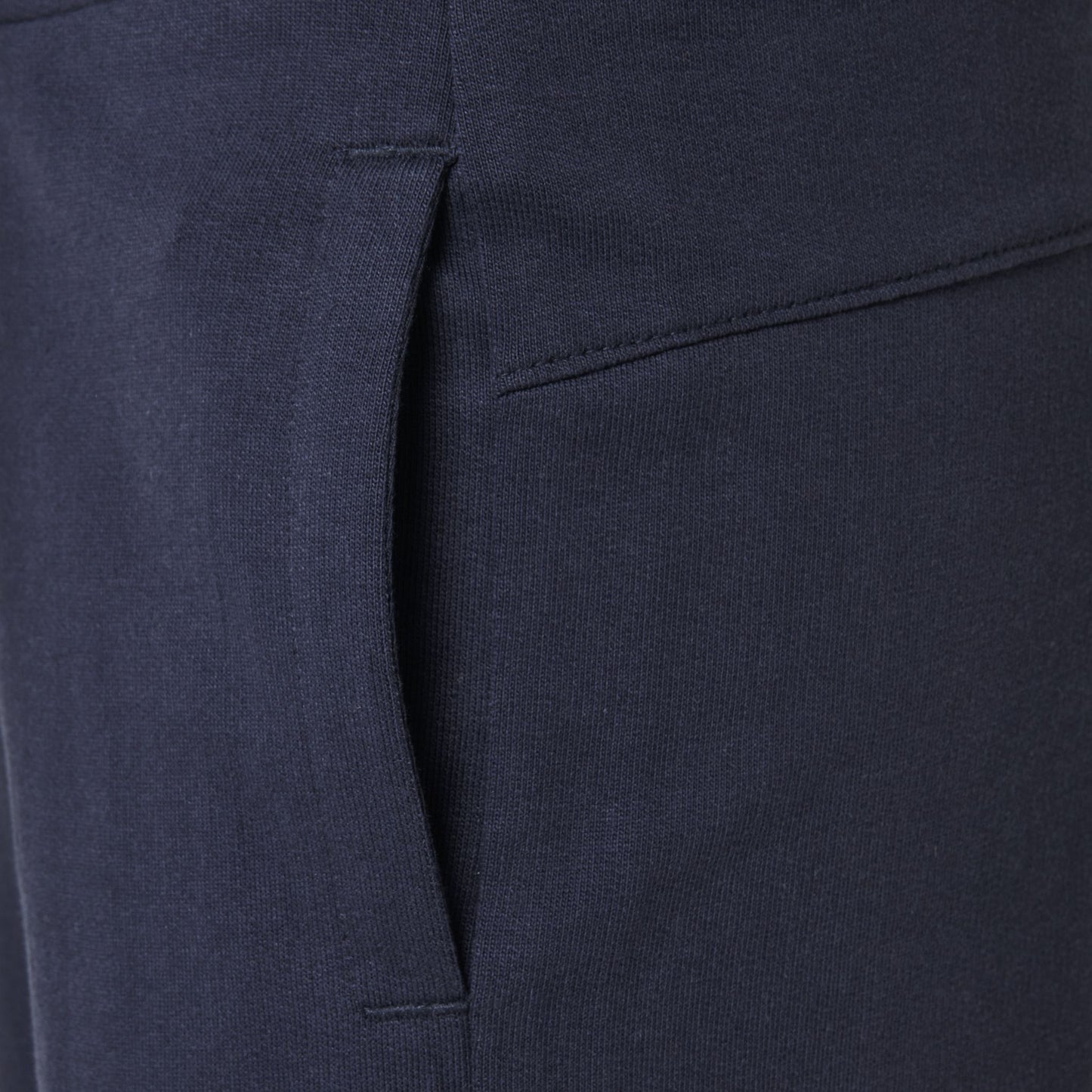 1009-BLACK IRIS