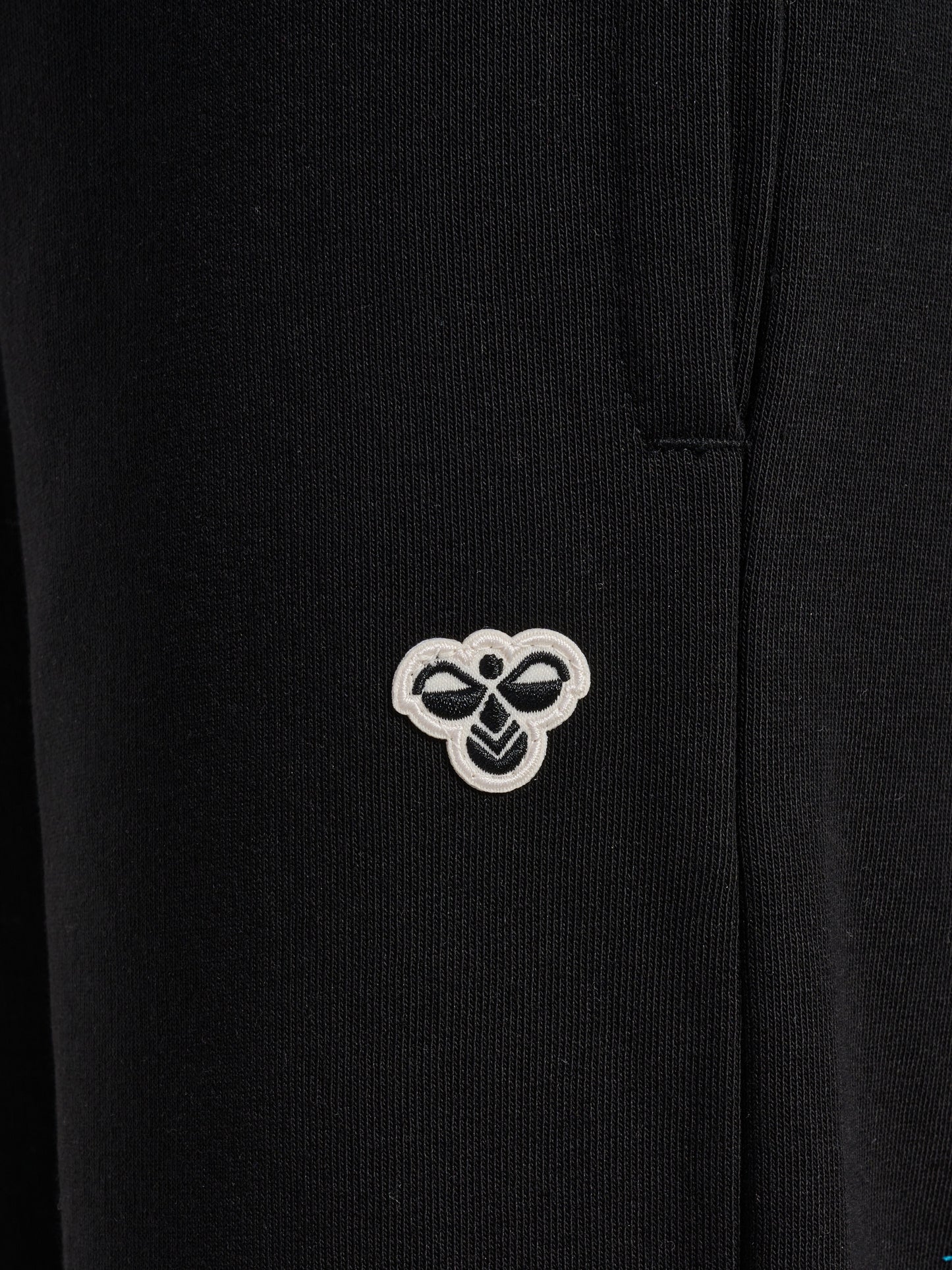 2001-BLACK