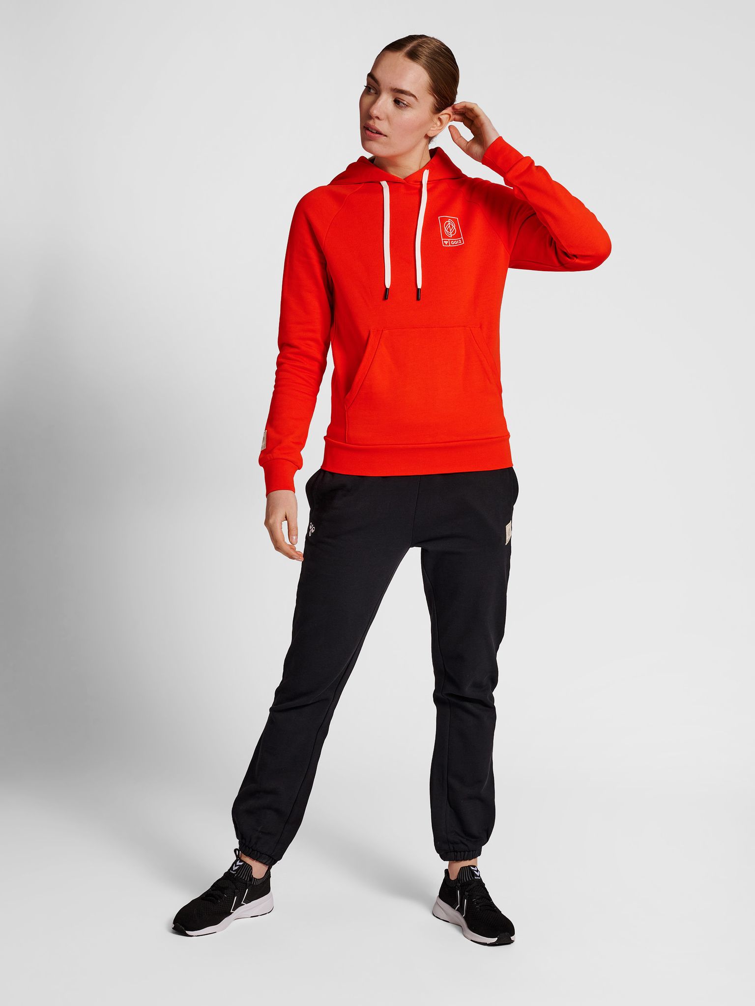 hmlGG12 SWEAT PANTS WOMAN