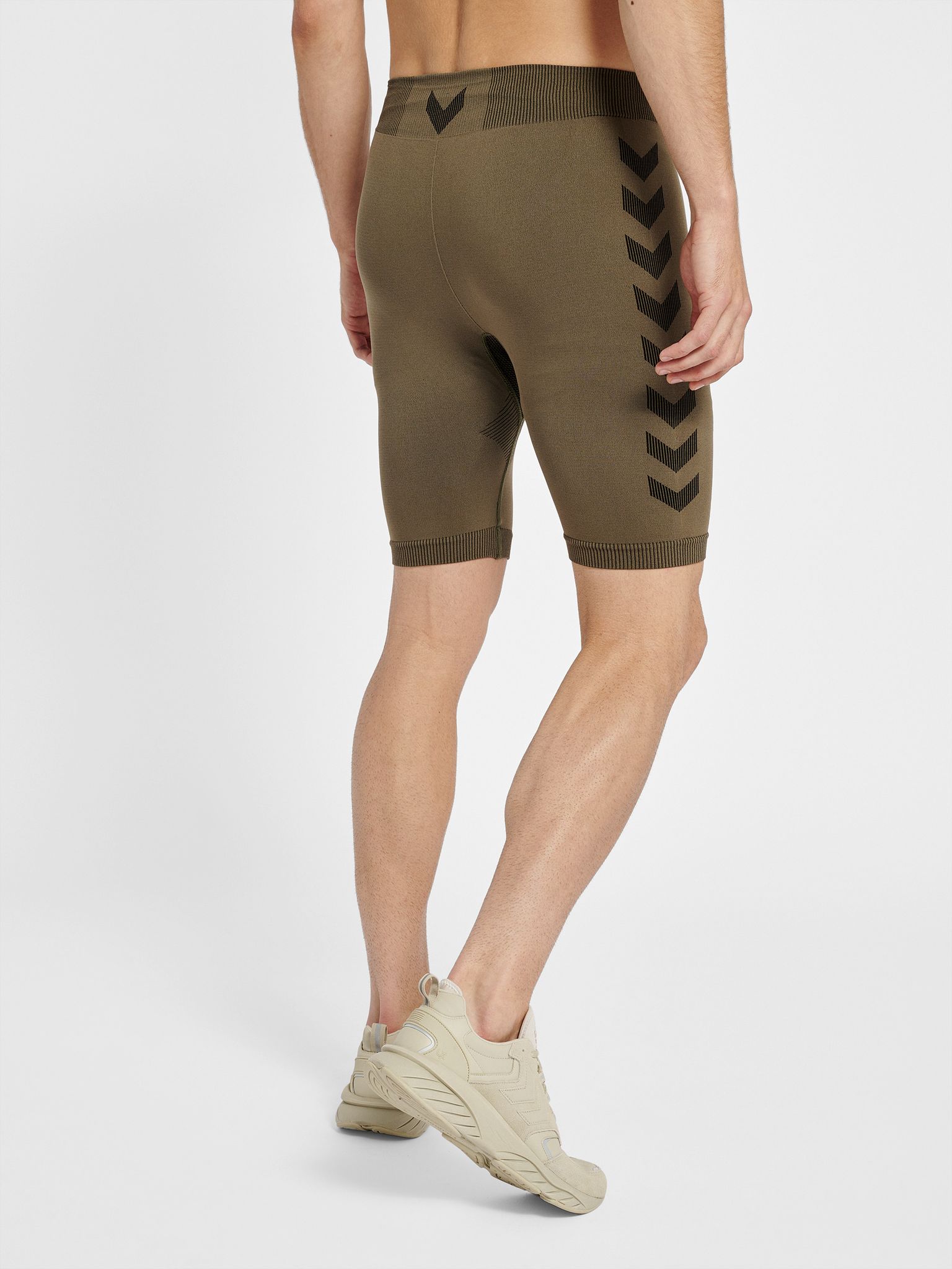 hmlFIRST SEAMLESS TRAINING SHORT TIGHTS