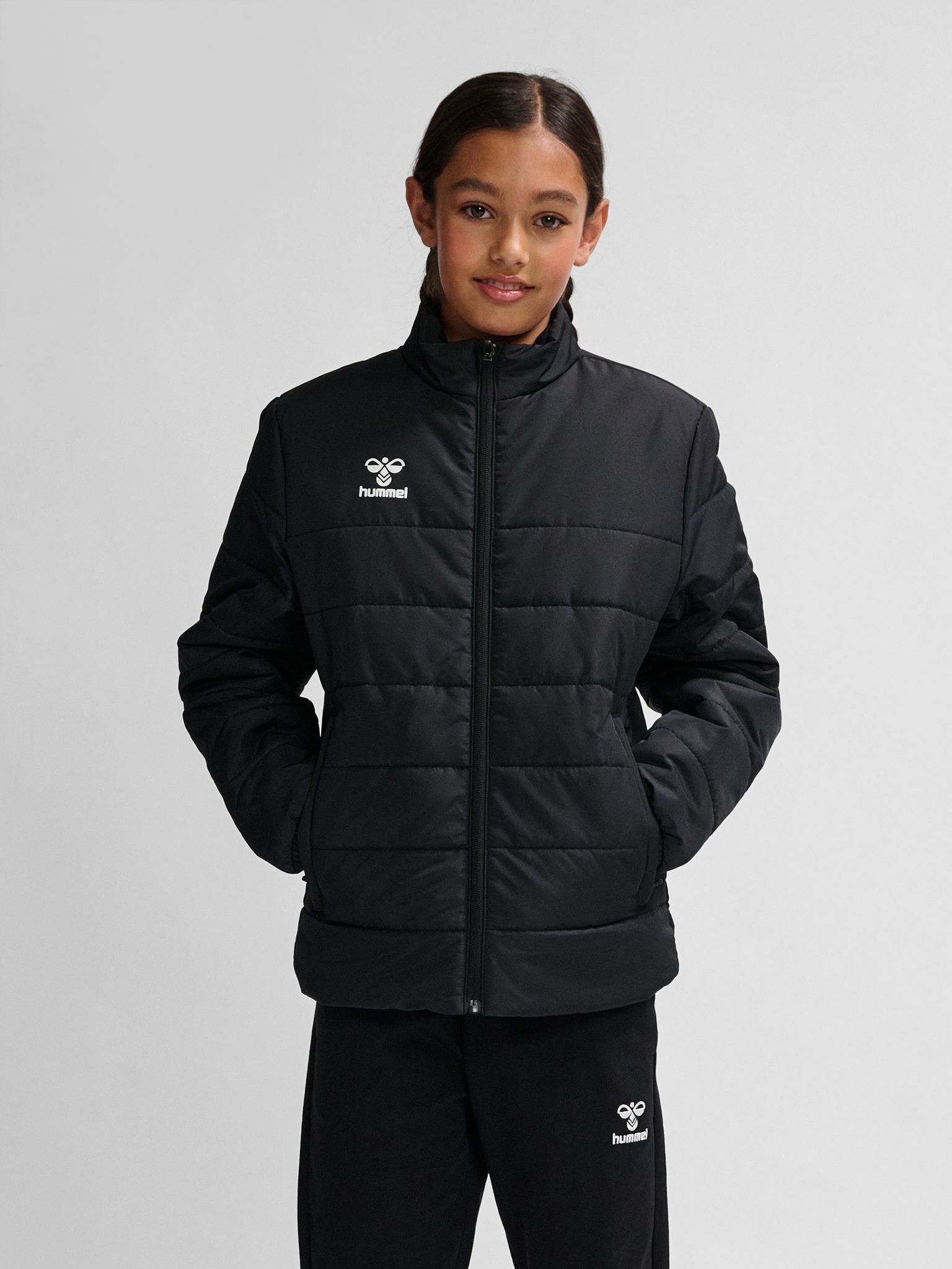 hmlESSENTIAL SHORT BENCH JKT KIDS