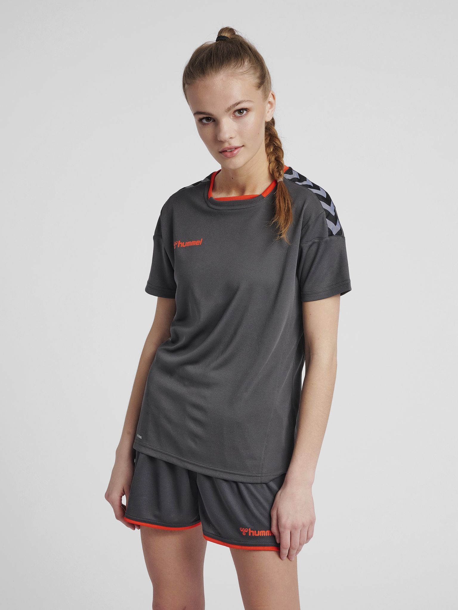 hmlAUTHENTIC POLY JERSEY WOMAN S/S