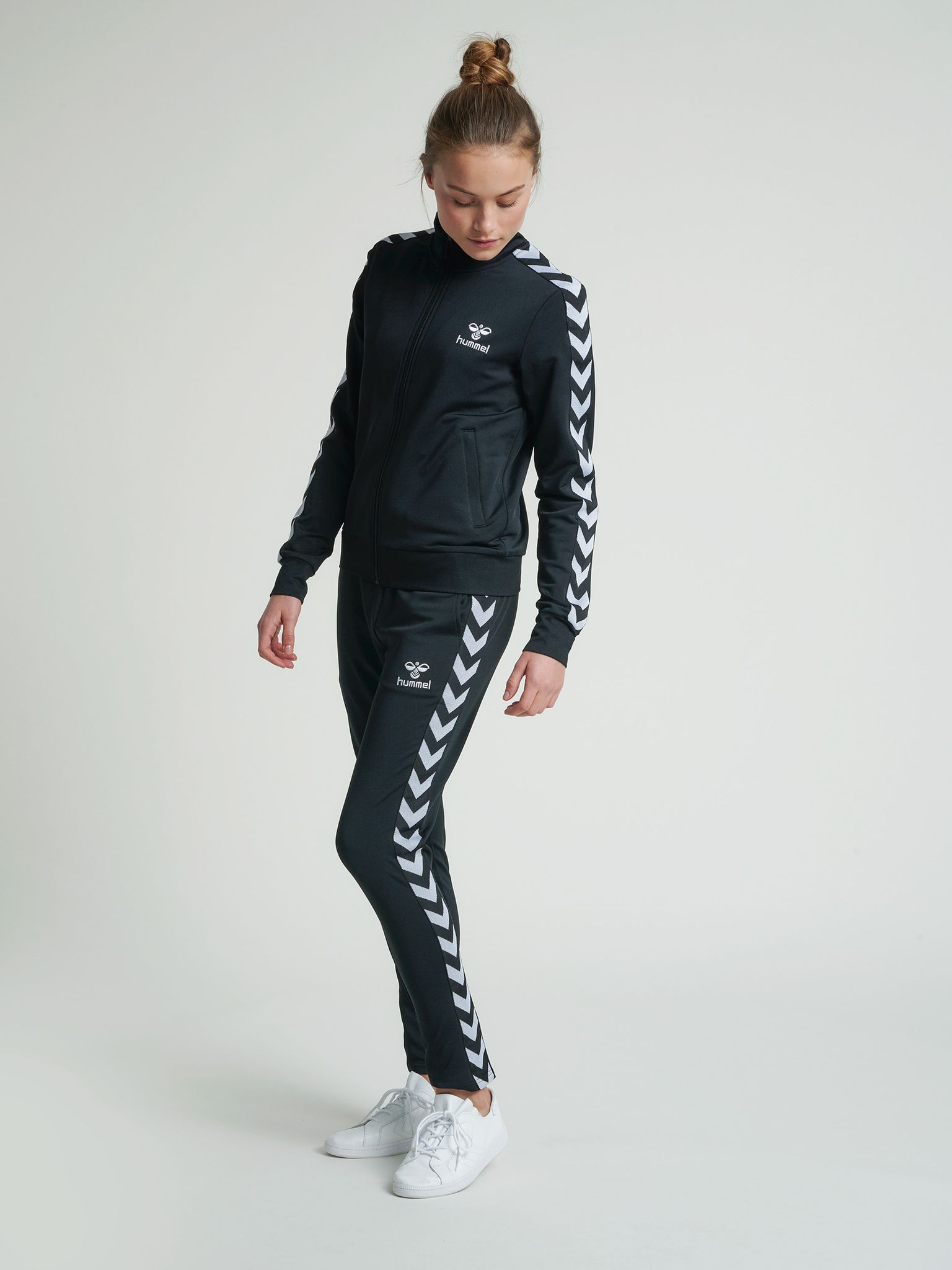 hmlNELLY 2.0 ZIP JACKET