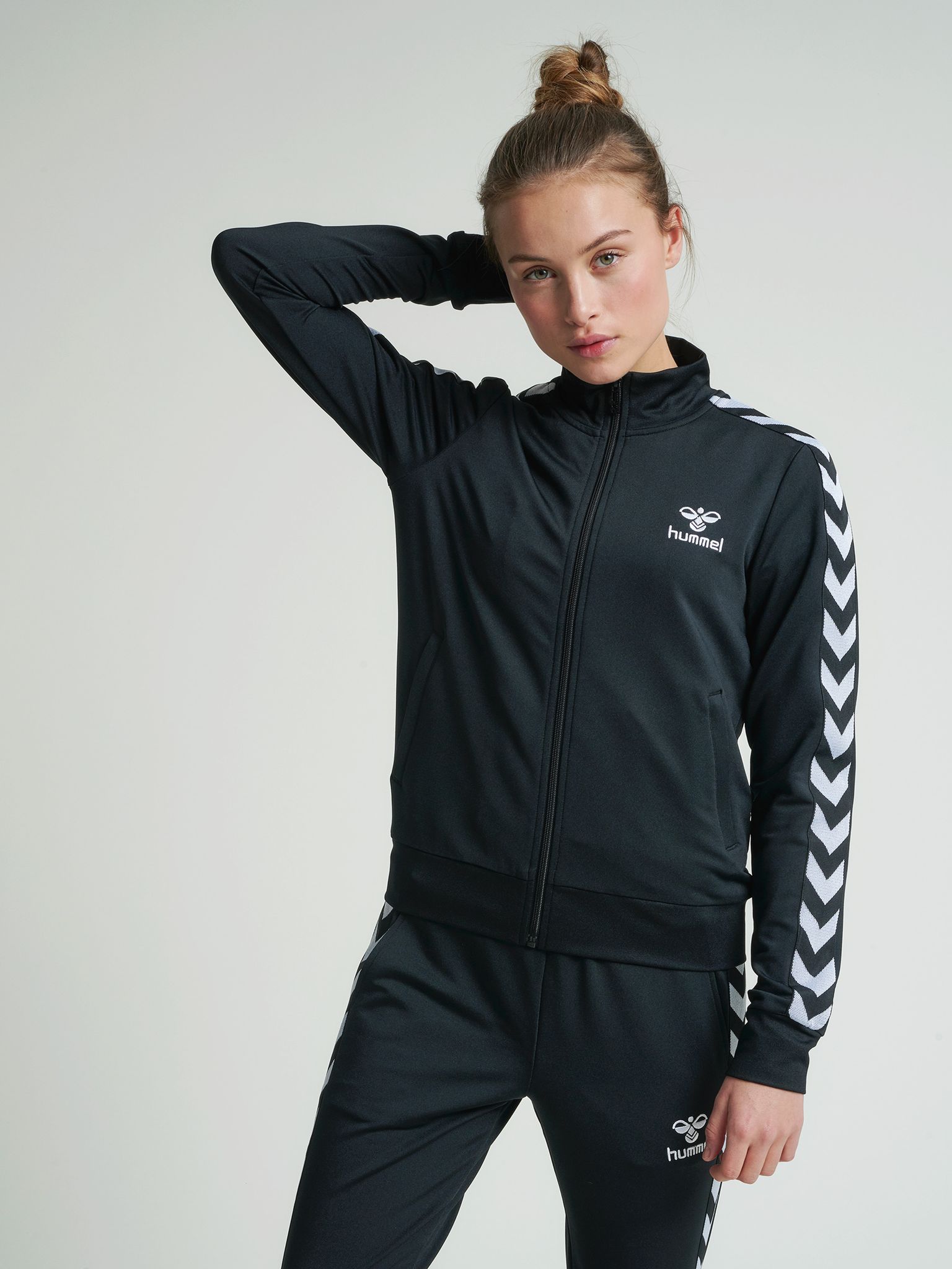 hmlNELLY 2.0 ZIP JACKET