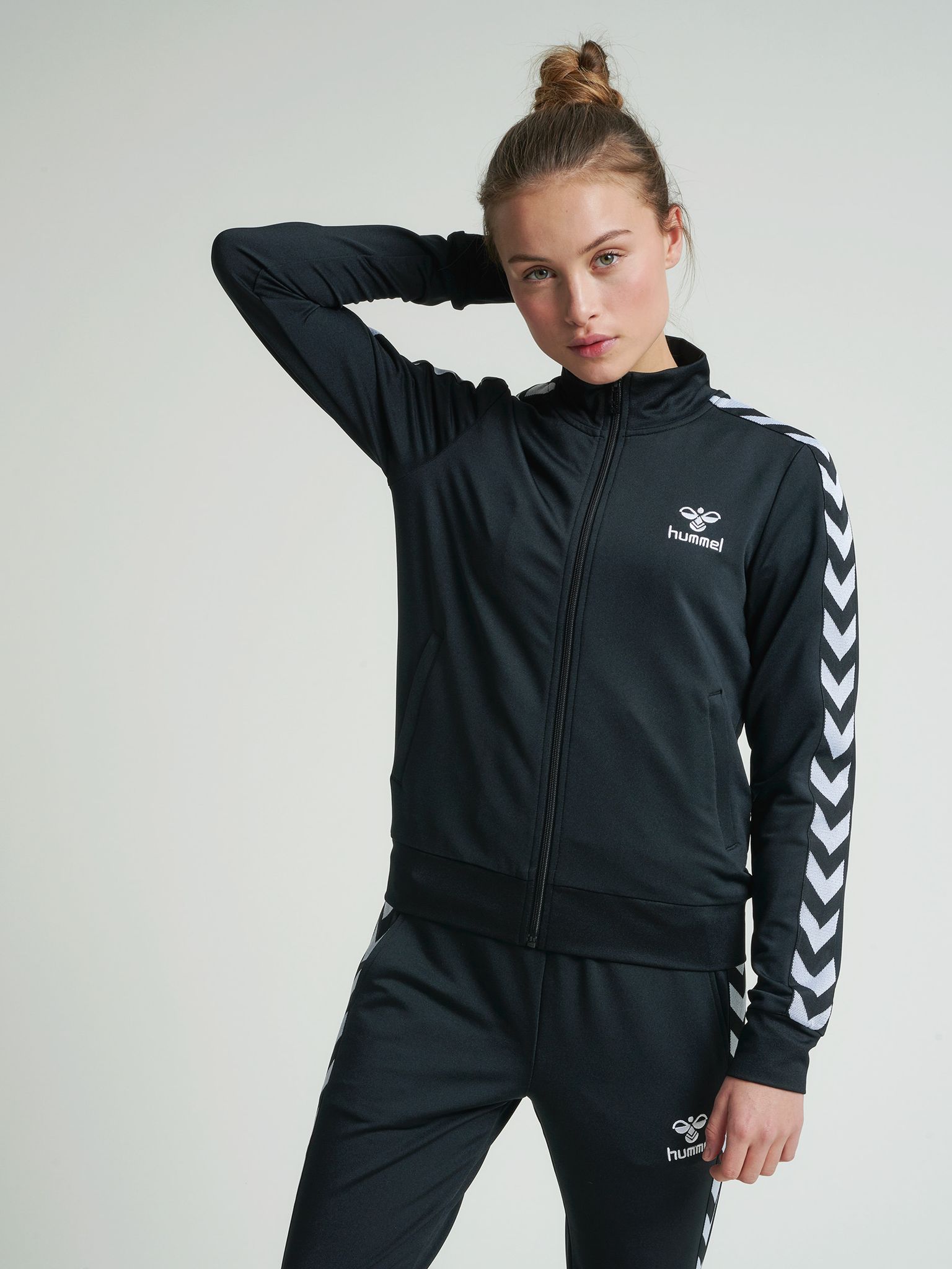hmlNELLY 2.0 ZIP JACKET