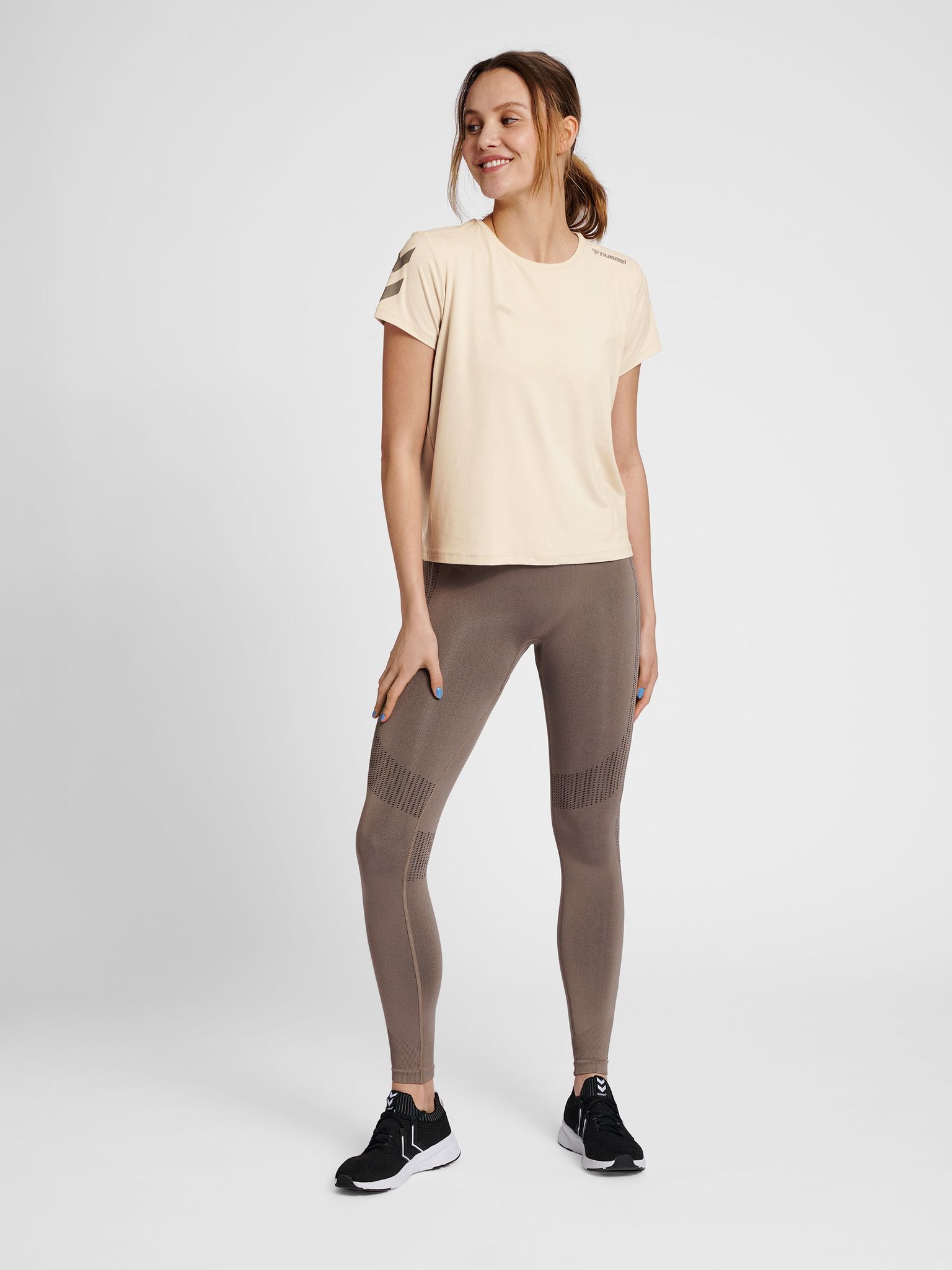 hmlMT TAYLOR T-SHIRT