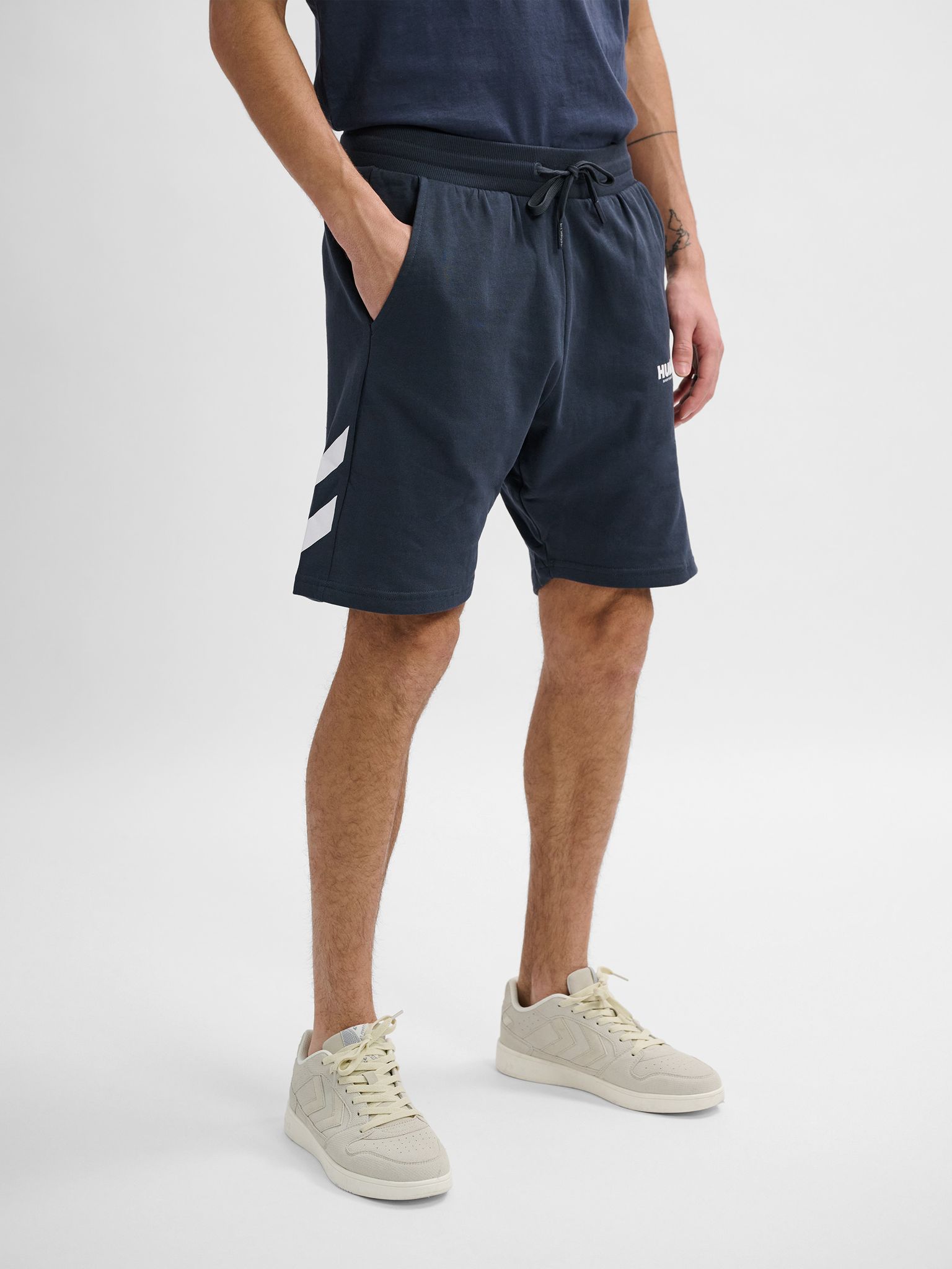 hmlLEGACY SHORTS