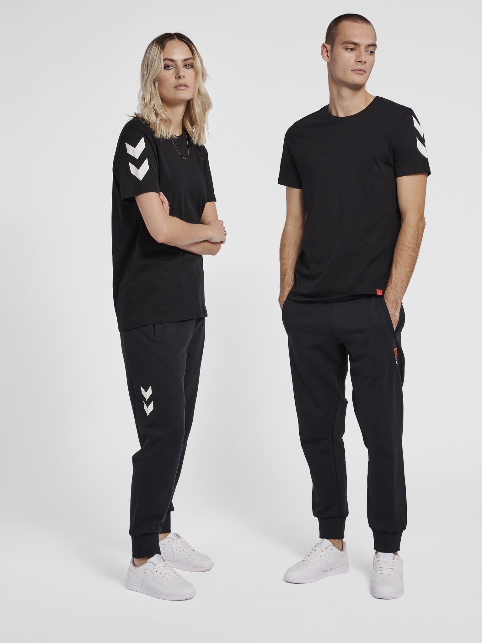 hmlLEGACY CHEVRON T-SHIRT