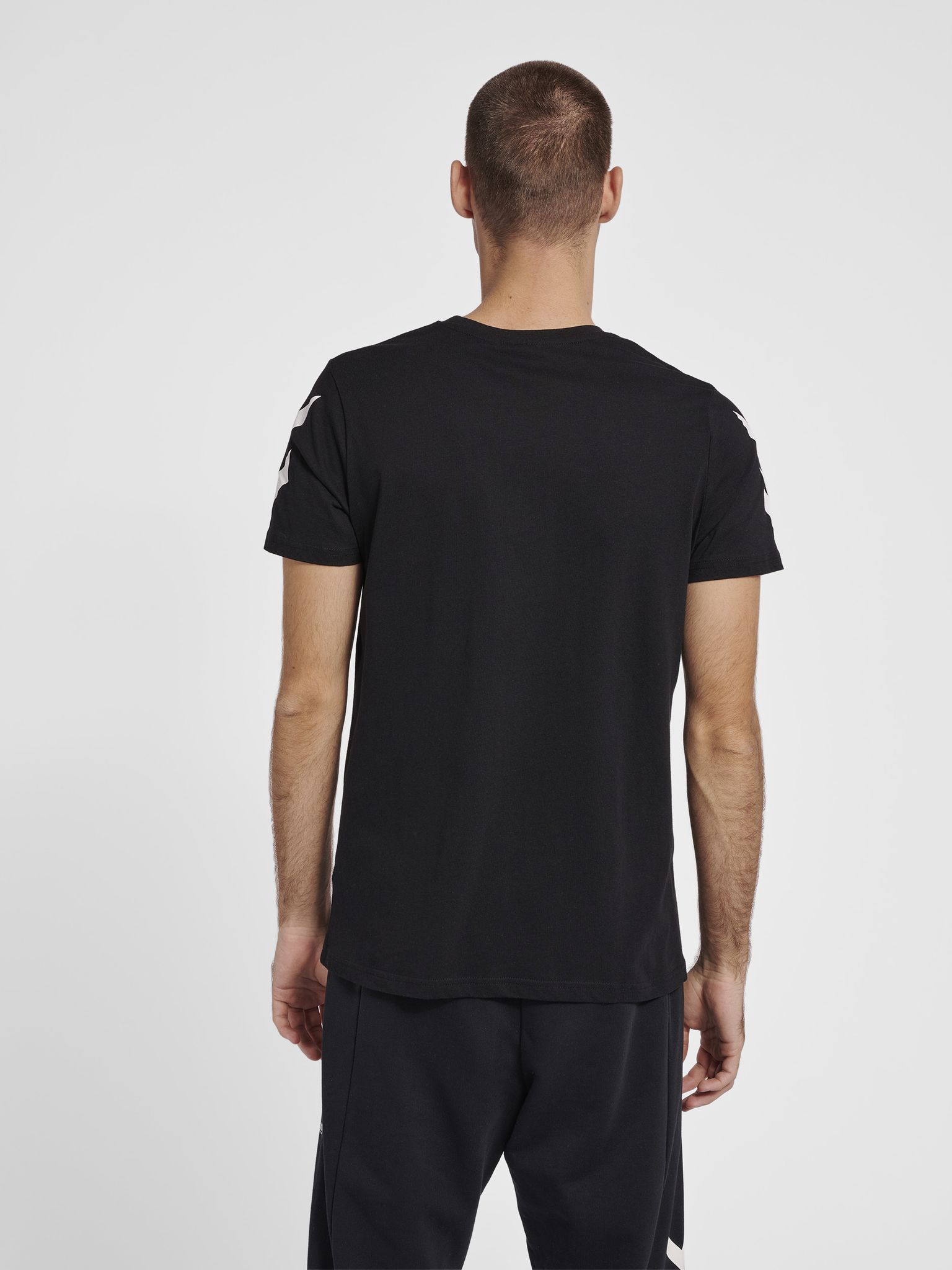 hmlLEGACY CHEVRON T-SHIRT