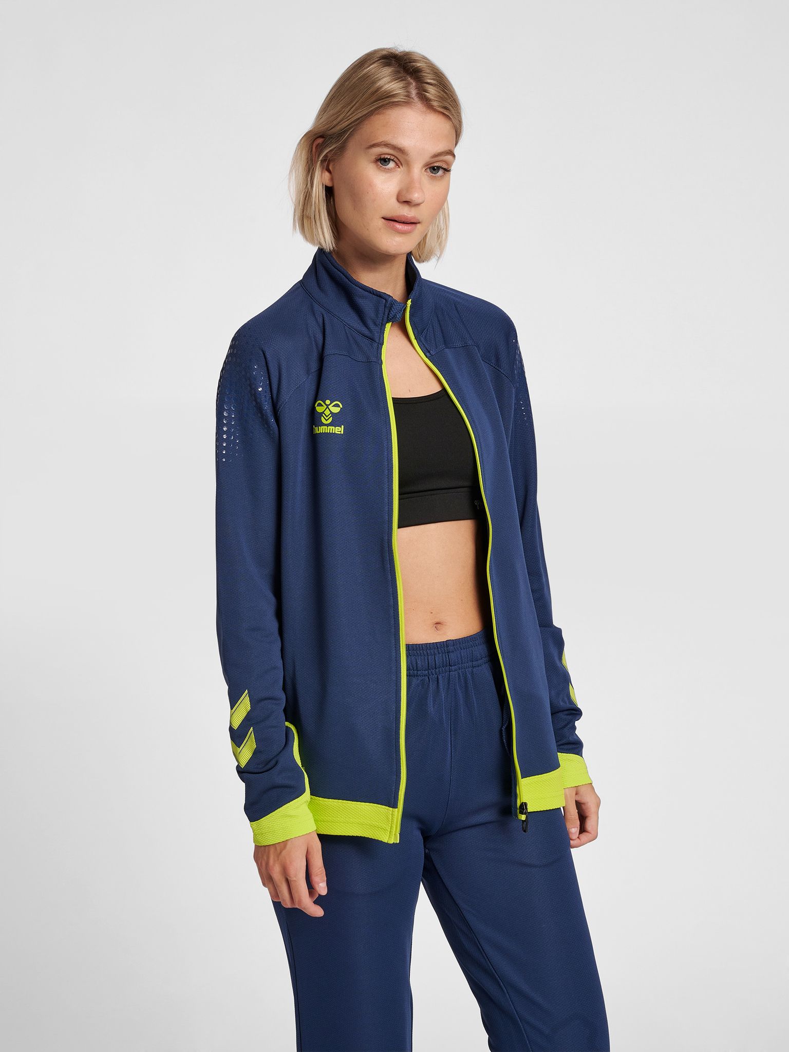 hmlLEAD WOMEN POLY ZIP JACKET