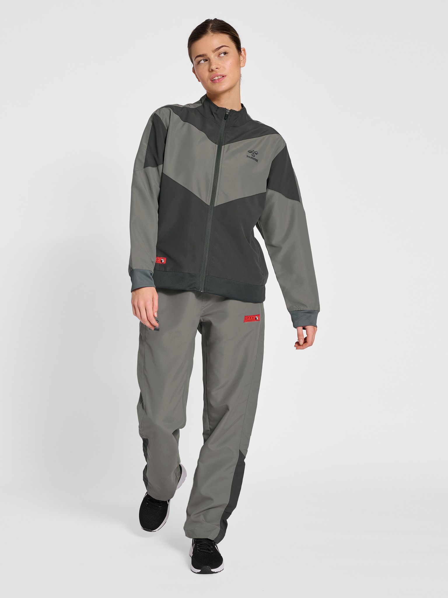 hmlPRO GRID WALK OUT JACKET WO
