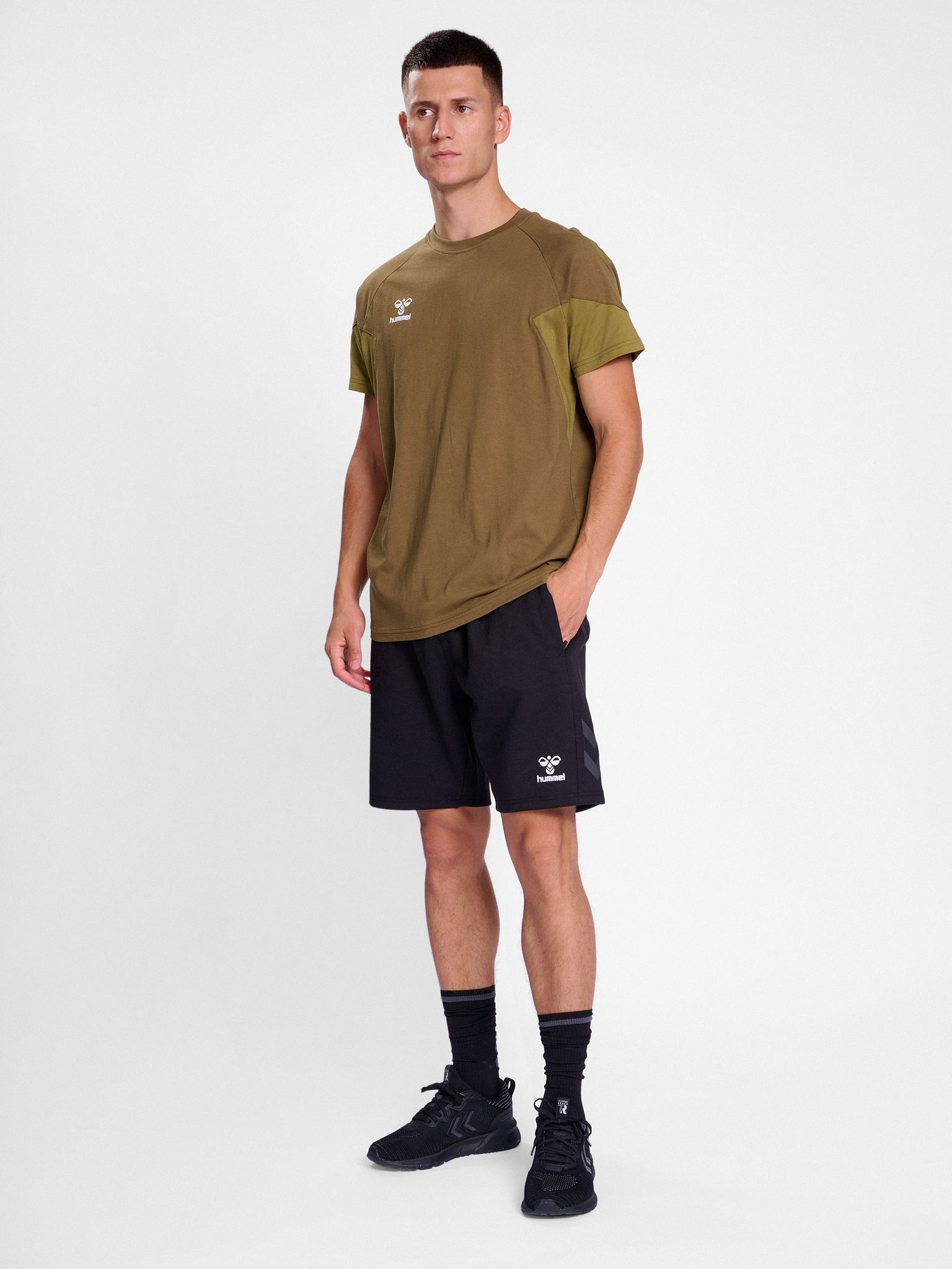 hmlTRAVEL SHORTS