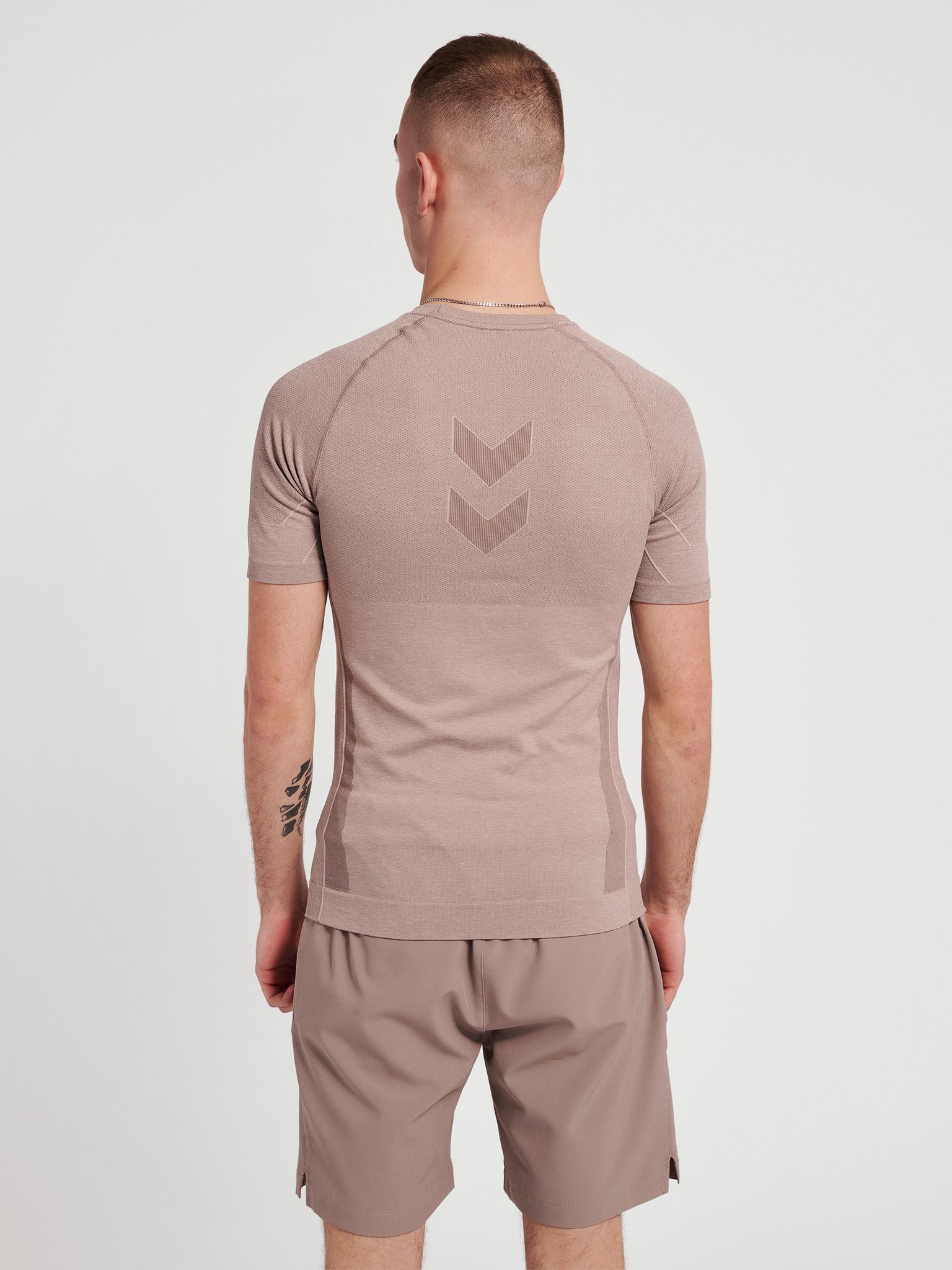hmlTE MIKE SEAMLESS T-SHIRT